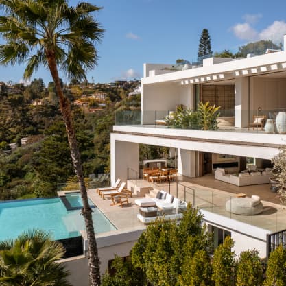 Testimonials card picture